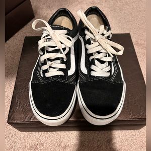 Vans Women’s 7.5 and Mens 6